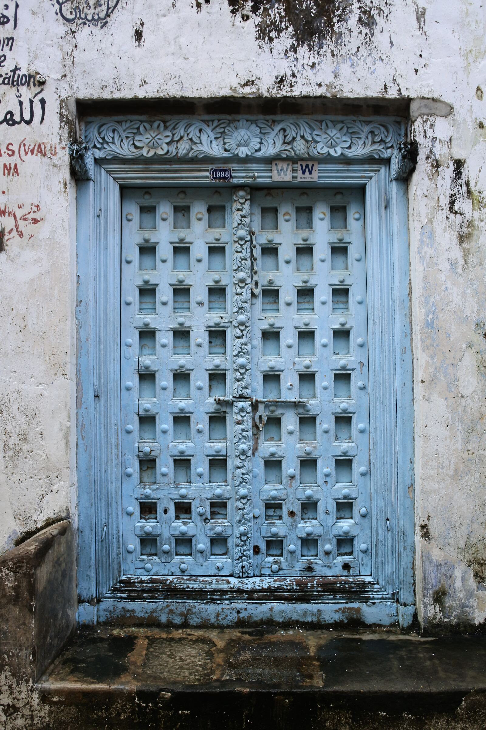 Zanzibar carved door — a living trade heritage